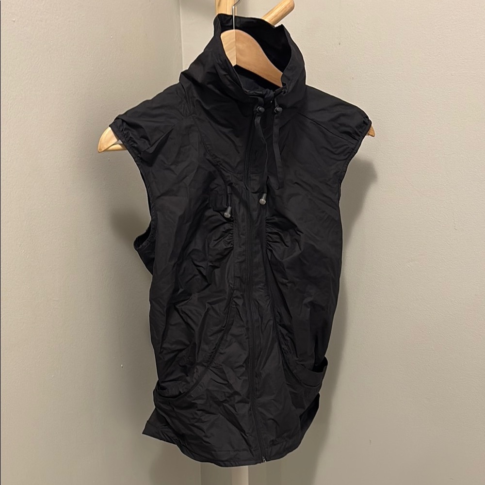 Lululemon running vest, lightweight shell
